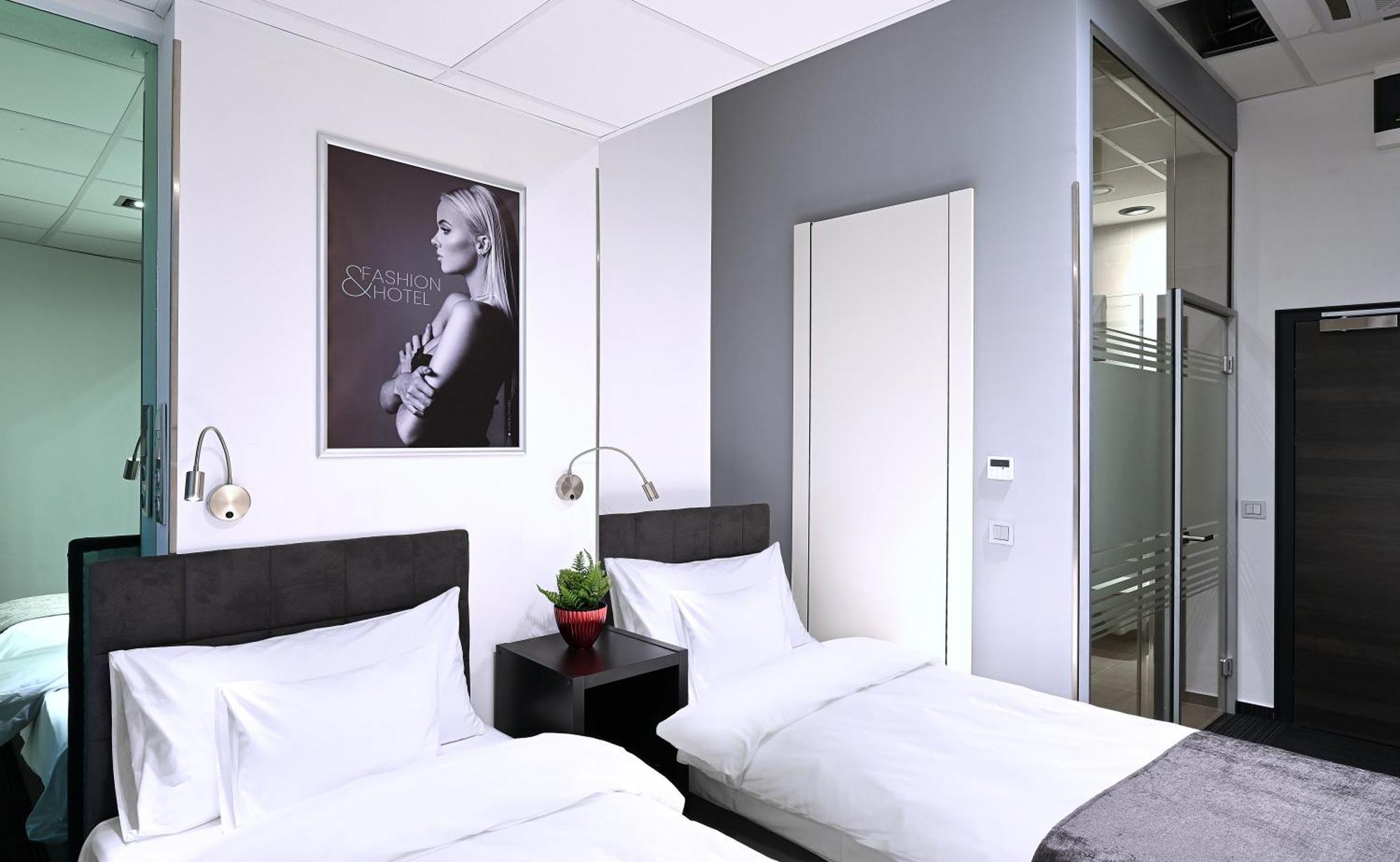 Fashion City Hotel Superior بودابست الغرفة الصورة