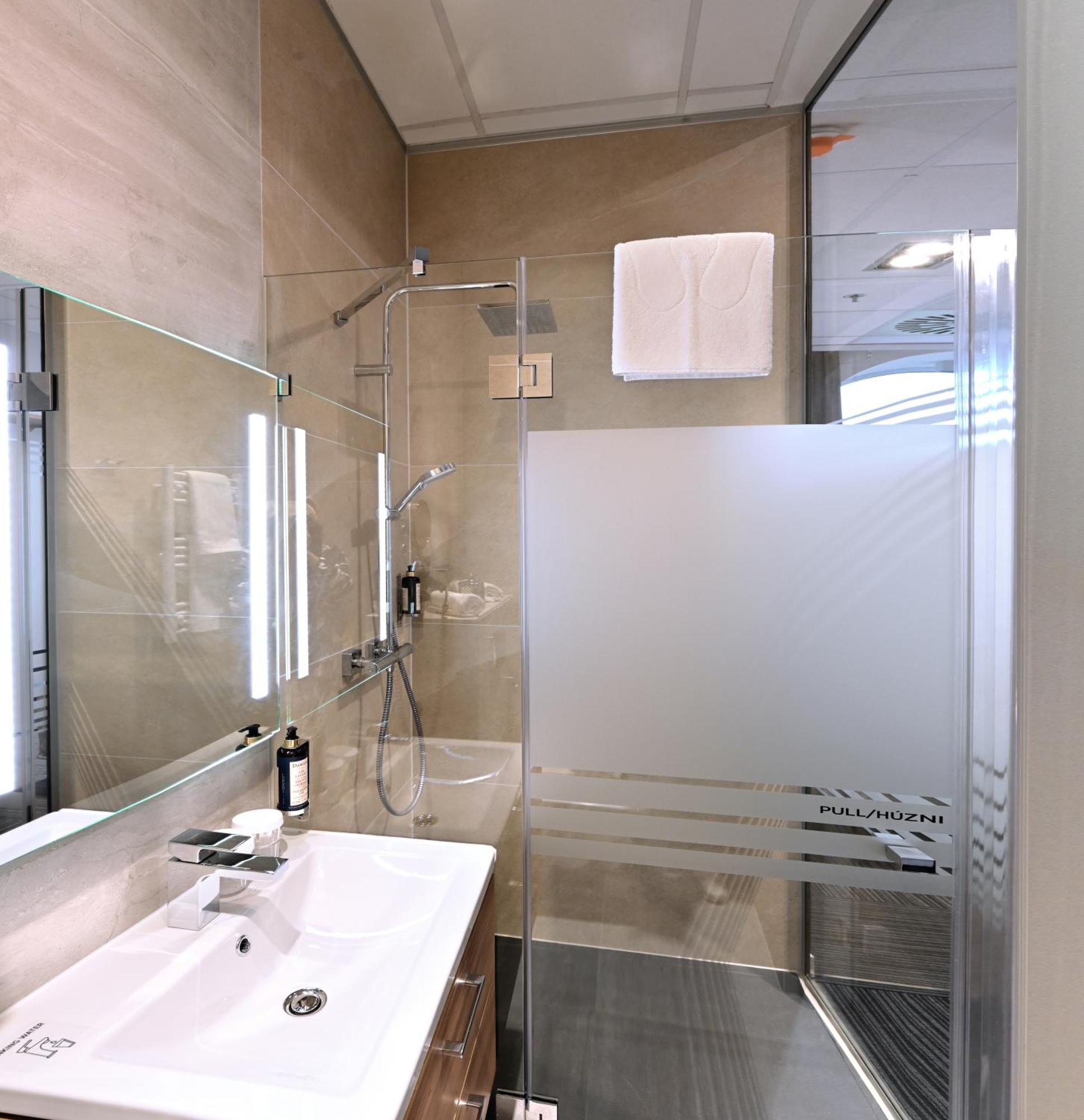 Fashion City Hotel Superior بودابست المظهر الخارجي الصورة